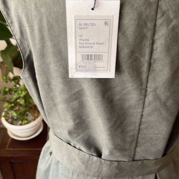 Theory midi green dress NWT elegant and fashion!🙂 - Picture 3 of 4